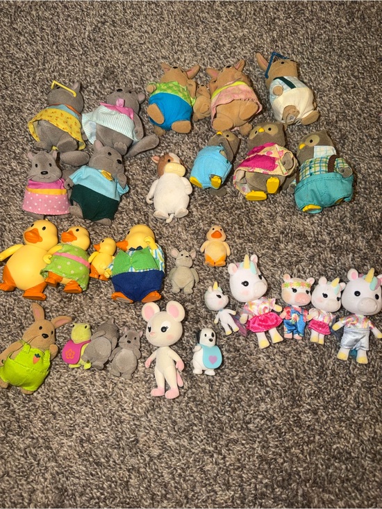 li’l woodzeez Other - Huge Li'l Woodzeez and honey acres figures lot of 28